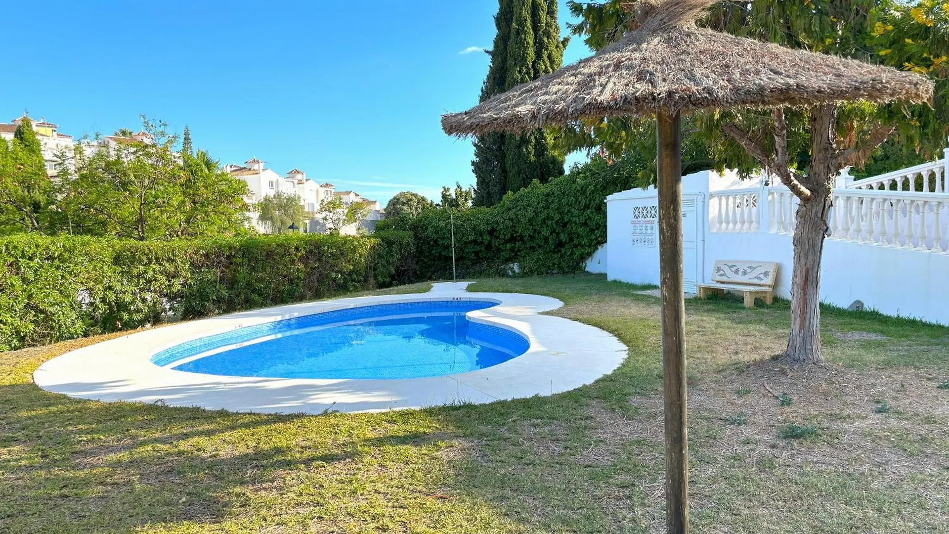 Holiday home Evans Realty Bb Adosado & Piscina & Tenis & Jardines Torrox